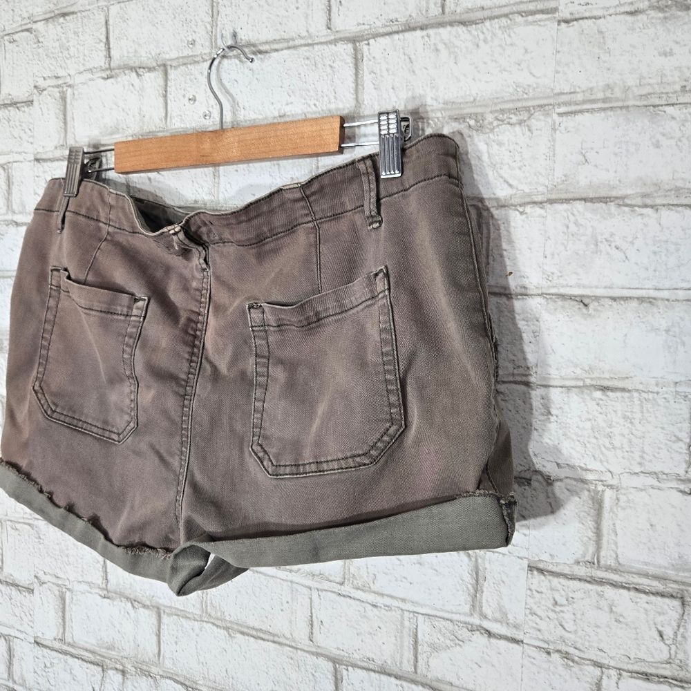 Knox Rose shorts - Picture 8 of 13